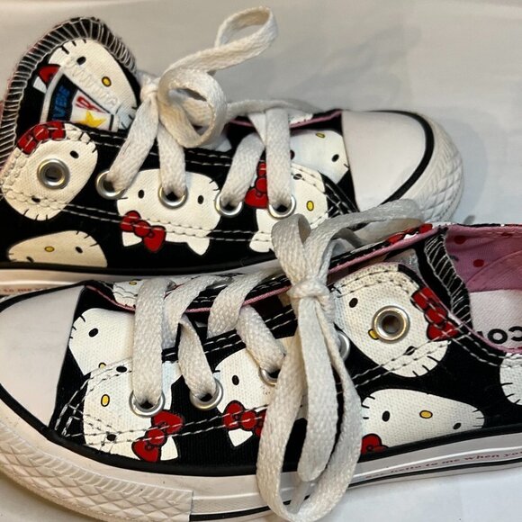 Converse x Hello Kitty Chuck Taylor All Star Low Top Size Kids 11 - Picture 7 of 8
